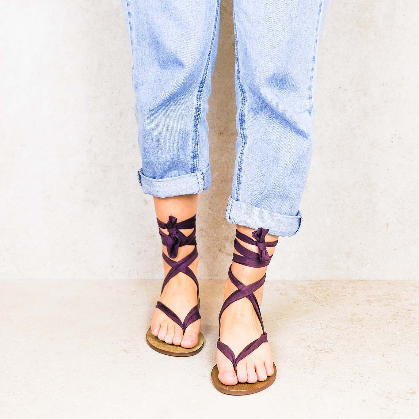 Eggplant-suede ribbons linten lintsandalen sandals travelsandals vegan sustainable sandals wikkelsandalen