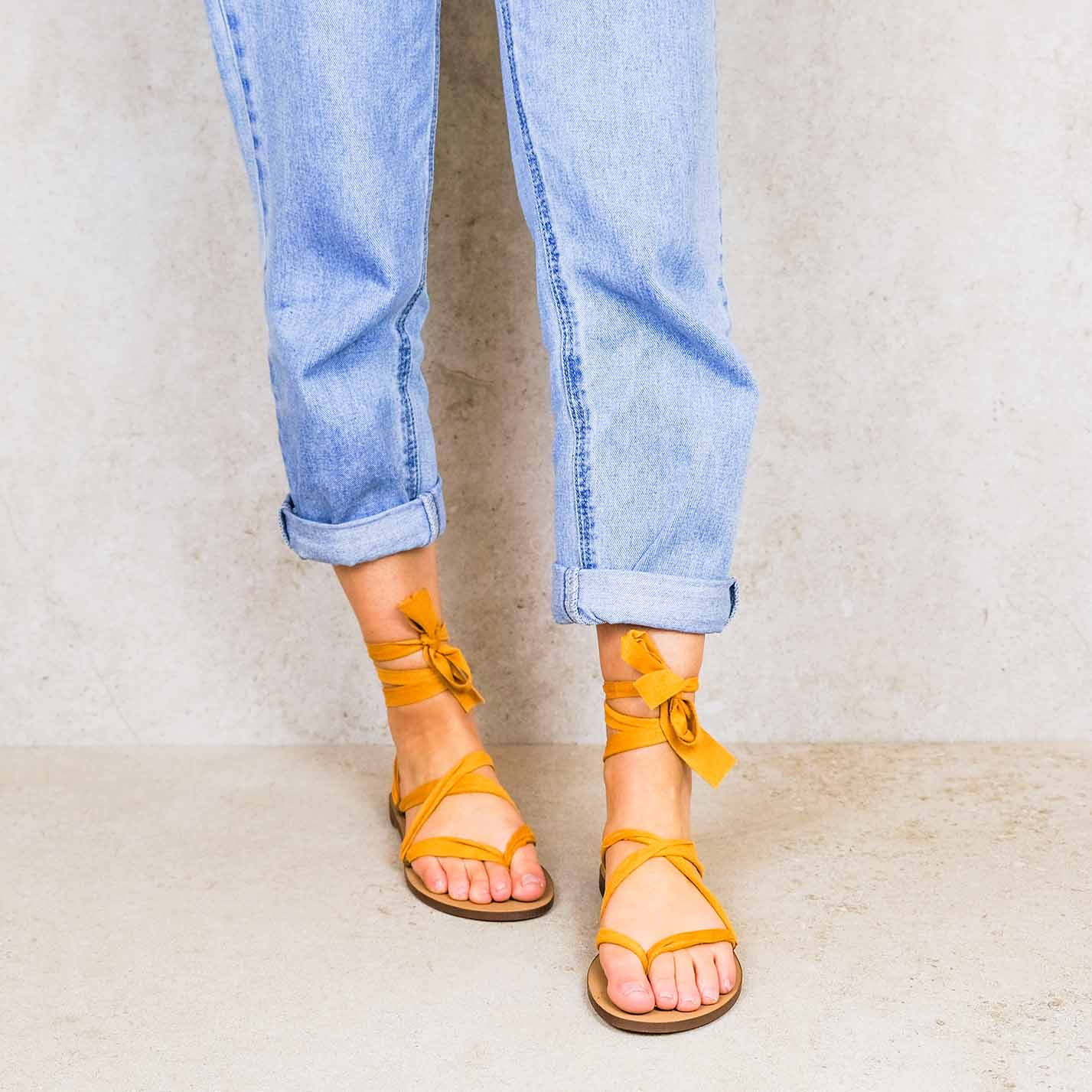 Tuscan-sun_suede ribbons linten lintsandalen sandals travelsandals vegan sustainable sandals wikkelsandalen